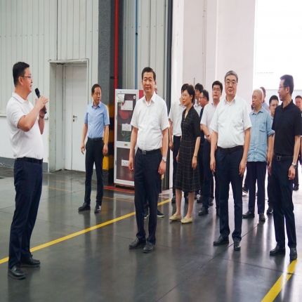 泰州市委常委、統戰部部長張小兵一行來泰隆調研