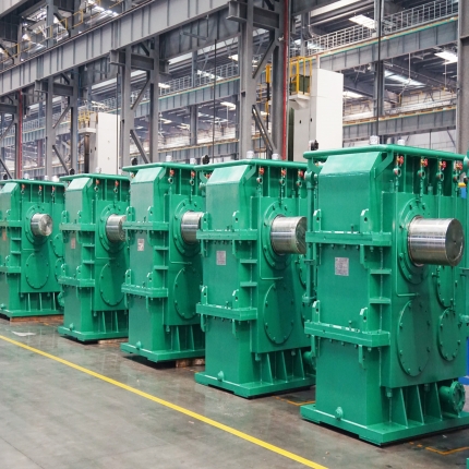 鋼管生產(chǎn)線專(zhuān)用減速機(jī)在泰隆一次裝配試驗(yàn)成功!